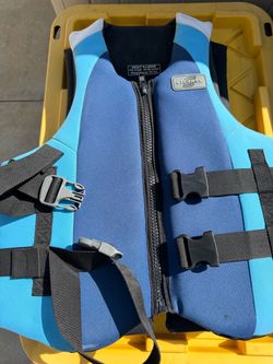 Stearn’s Adult Life Jacket