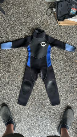 Wetsuit - Kids Size 4
