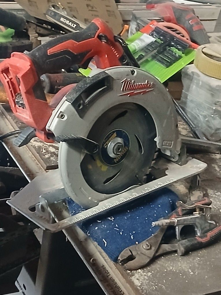 Milwaukee Skill Saw