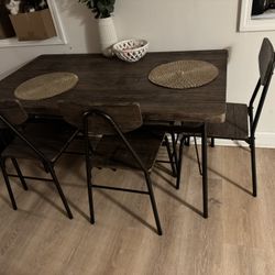 Dining table for up to 6 people 