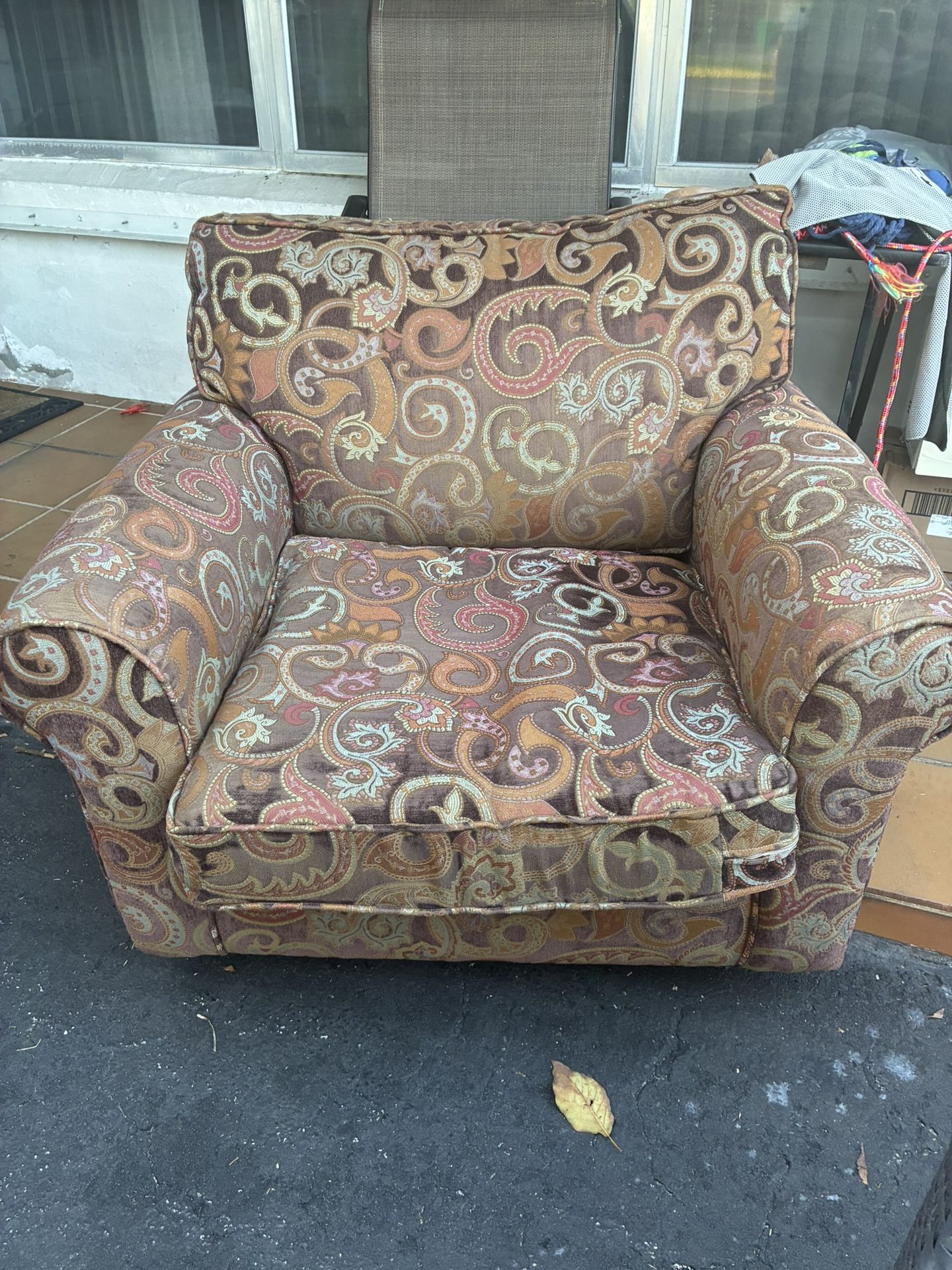 Accent Chair In Excellent Condition