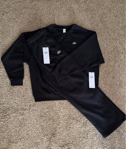 Alo Yoga Black Sweatsuit Set New with Tags