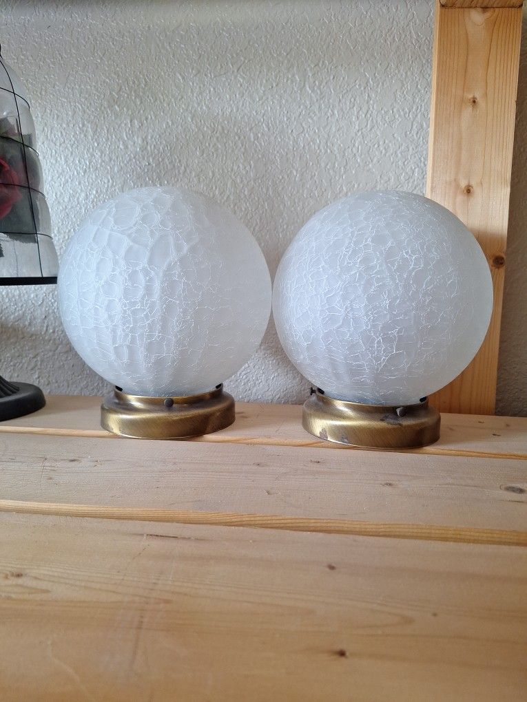LIGHT FIXTURES