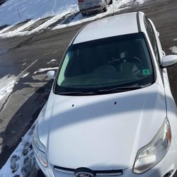 2012 Ford Focus • SE Sedan 4D