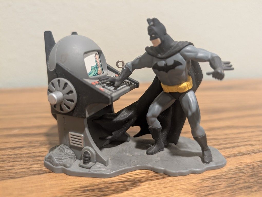 The Villain Database Computer - Batman - Magic Motion - Hallmark 2007