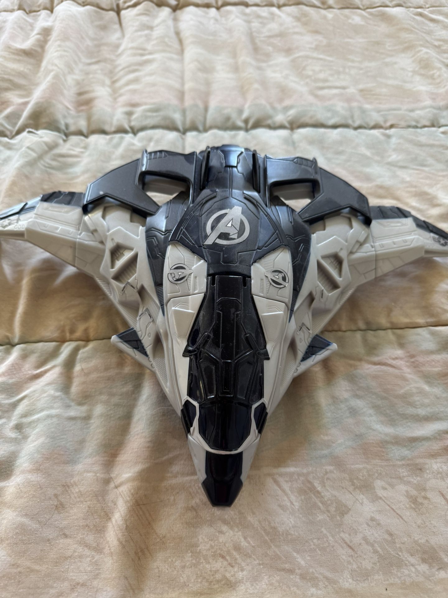 Avengers Quinjet Toy