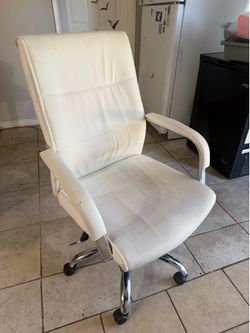 White office chair / white chair / desk computer chair