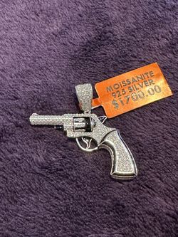 Solid 925 Silver Moissanite Revolver Pendant 