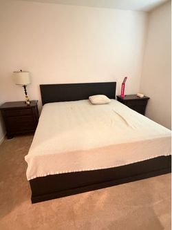 king bed with mattress with 2 nightstands