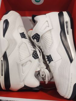 Jordan 4s