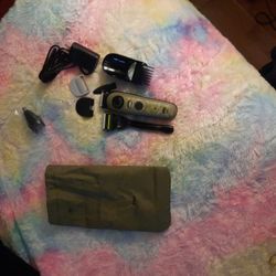 Brand New Gilette Clippers And Razor With Charger(never Been Used)