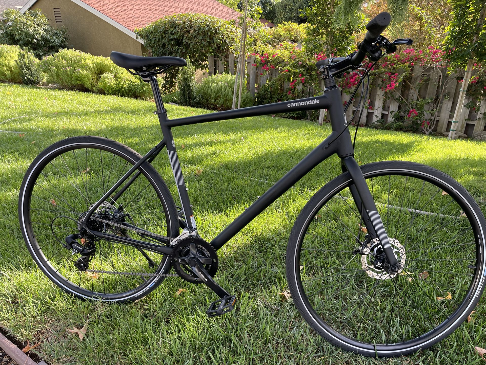 (Brand New) Cannondale Quick 5 Disc Hybrid : Road : Fitness Bike