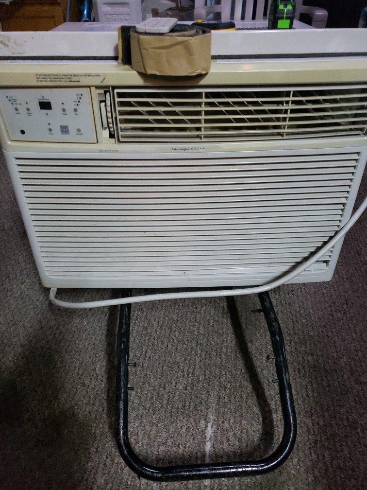 18000 Btu 220 Volt...NOT 110 WINDOW AC UNIT
