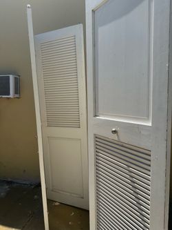 Two 78x24 bi-folding closet doors