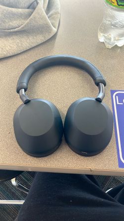  Sony WH-1000xm5 wireless bluetooth headphones like new ($120) pickup only
