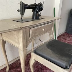 Vintage Sewing Machine 