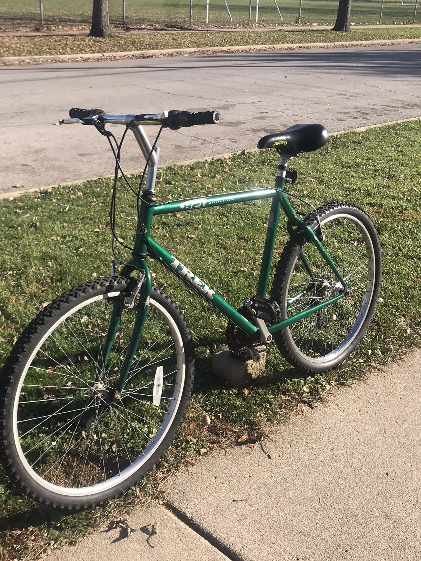 Trek 820 mountain trak aluminum frame 21 inches for Sale in Aurora IL OfferUp