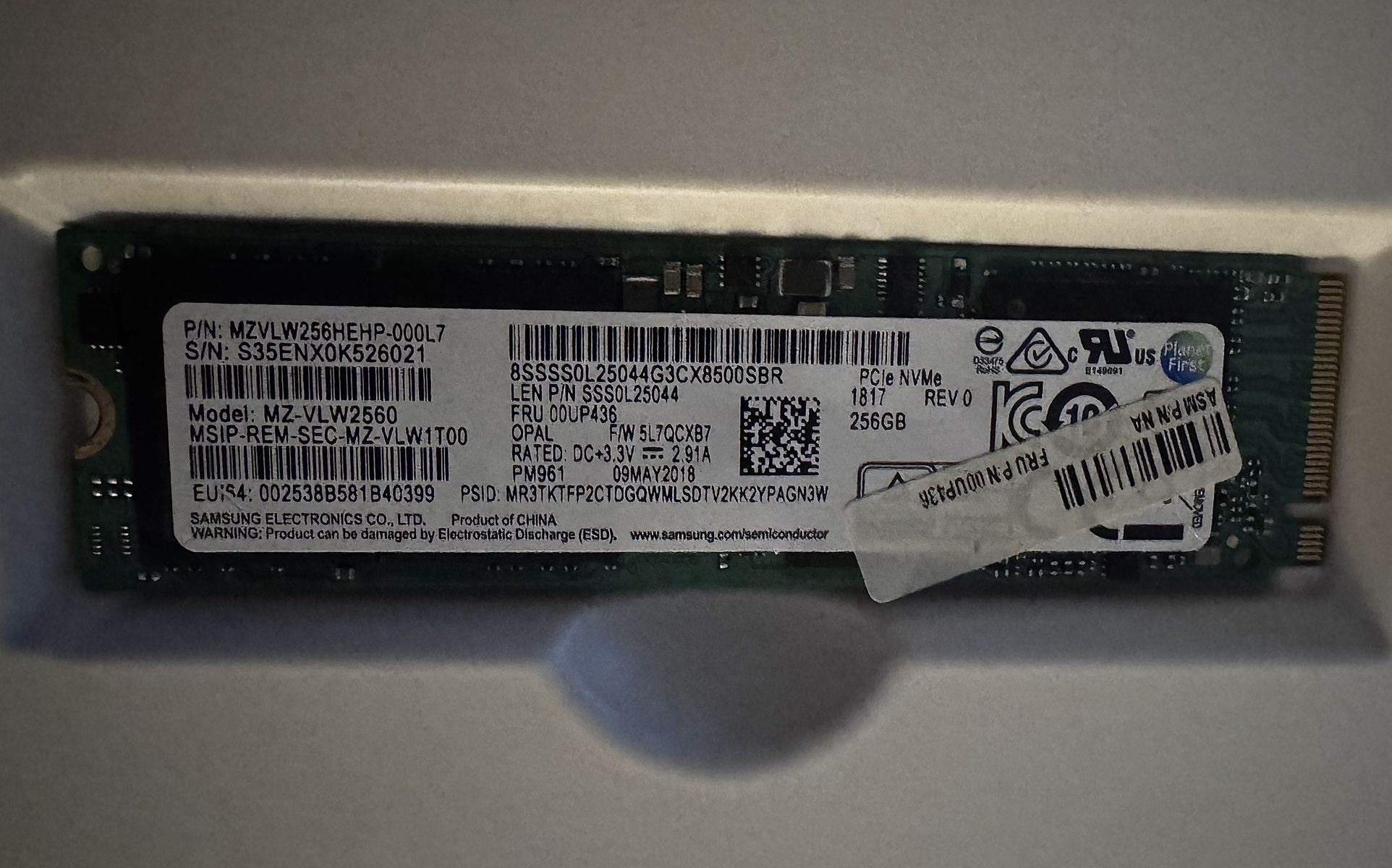 Samsung MZ-VLW2560 PM961 Series 256GB Triple-Level Cell PCI Express NVMe 3.0 X4 M.2 2280 Solid State
