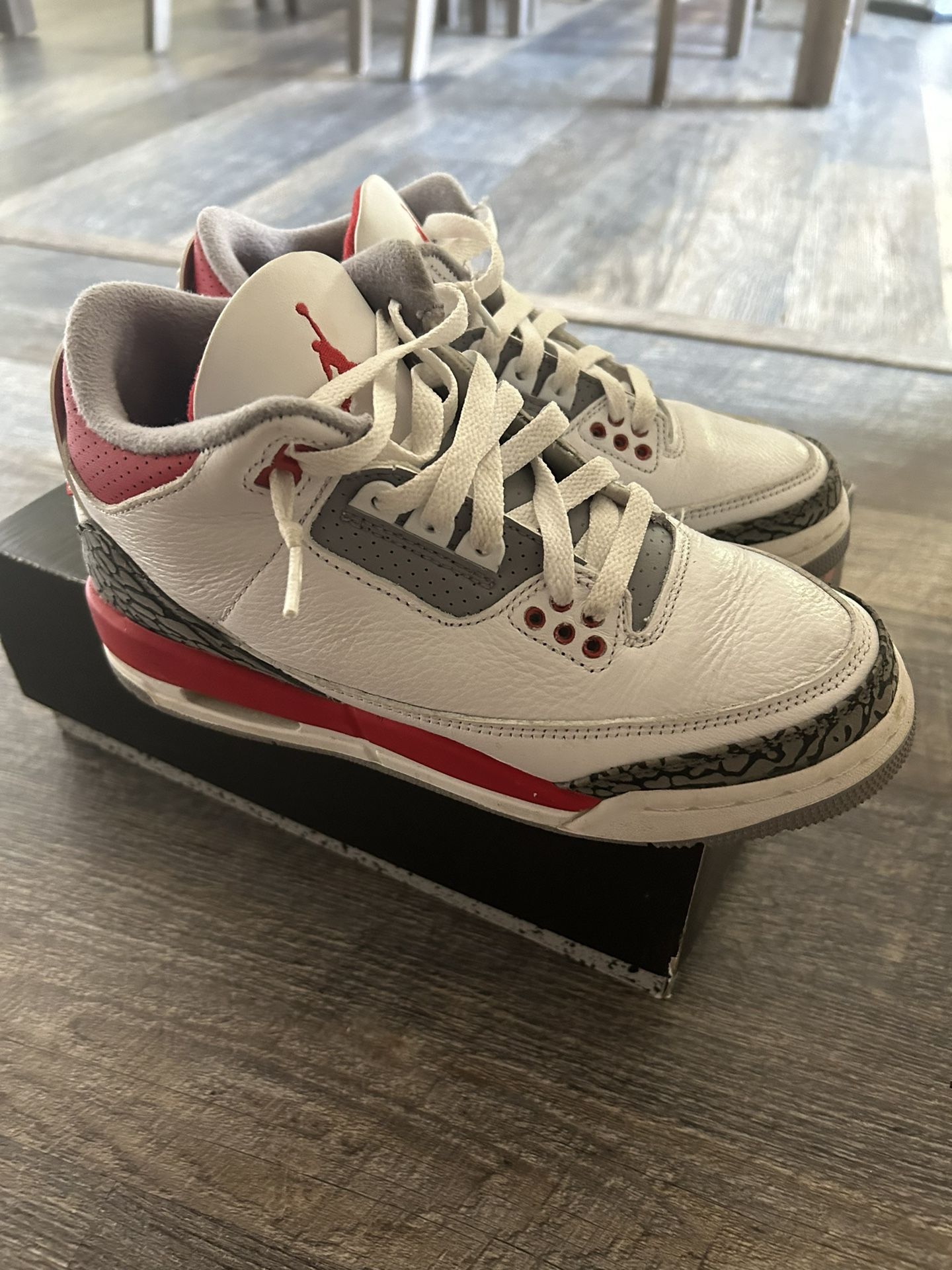 Jordan 3 Retro Fire Red (2022) (GS) size 5y