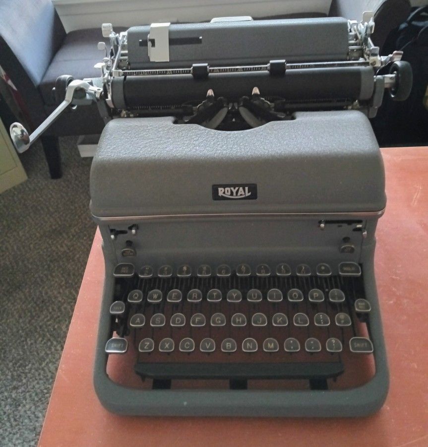 Vintage Royal Typewriter Circa 1940's