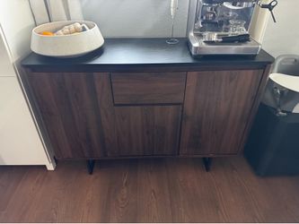 Sideboard credenza