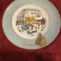 1980 Embellished Avon Christmas Plate 