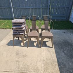 Set of 6 chairs with cushions