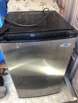 Black SS SPT Freezer/Black Haeir /White GE refrigerator