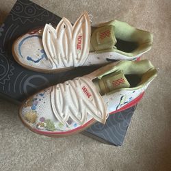 Kyrie 5 Bandulu Basketball Shoes Men’s Size 12.5