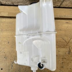 2016,2017,2018,2019,2020 Toyota Tacoma Windshield Washer Reservoir 