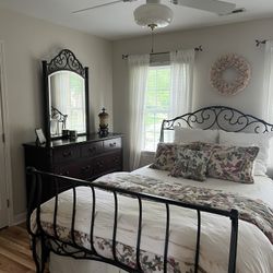 Wrought Iron/wood Queen Bedroom Set