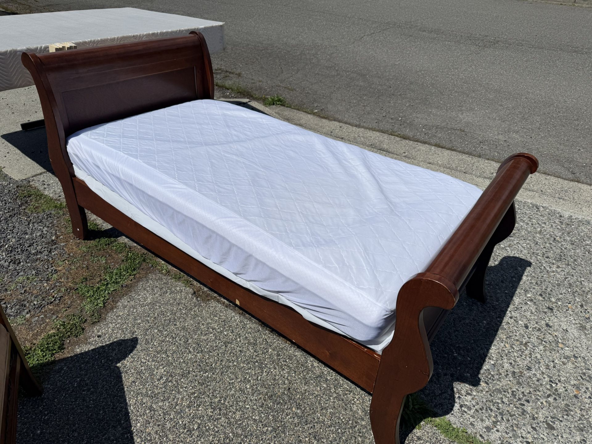 Twin Bed And Mattress