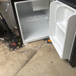 Mini Fridge 