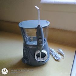 WATER FLOSSER