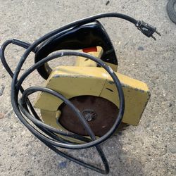 Circular Saw older metal saw has a dull blade works me