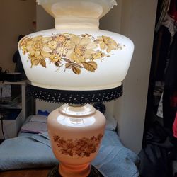 GWTW 1950s hand painted beautiful milk glass