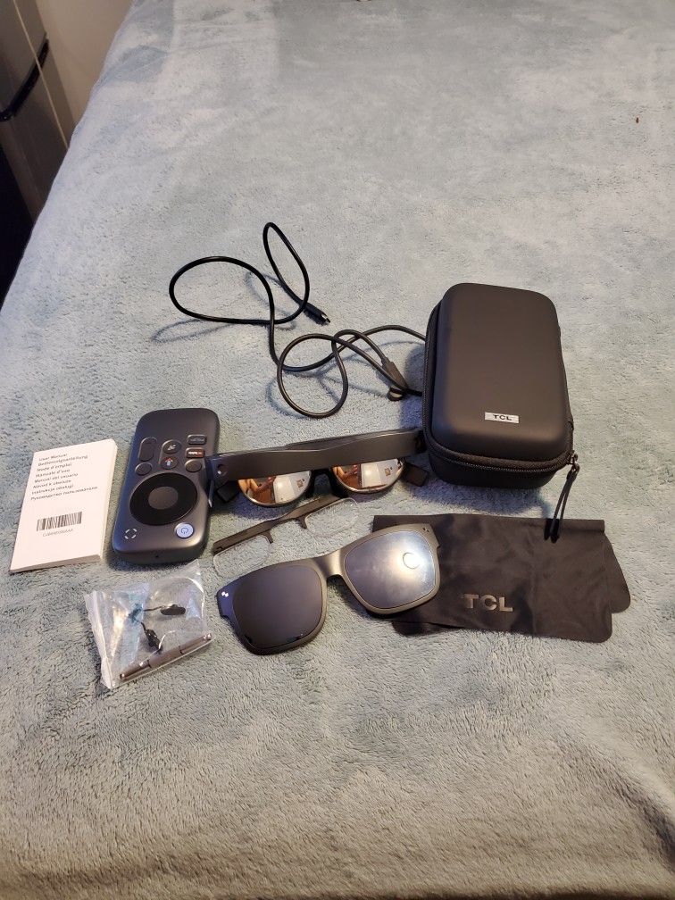 Hola Vendo Las Gafas Tcl Prácticamente Nueva Todo Funcionando,supera Bien Por 300 Todo