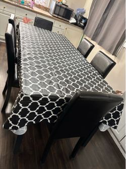 Comedor y sillas para 6 o 8 personas