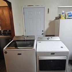 MAYTAG WASHER AND DRYER GOOD CONDITION BOTH ELECTRIC XL CAPACITY 5.3 CU DELIVERY AVAILABLE FOR EXTRA FEE WE DO REPAIRS