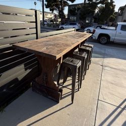 Bar Table With Barrs Stool 