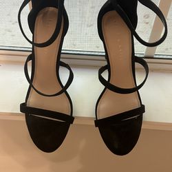 Strappy Black Sandal Size 8.5