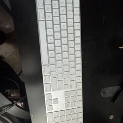 Apple White keyboard