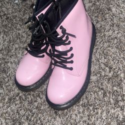 Girls Dr martin Shoes/boots