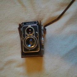 Antique Camera 