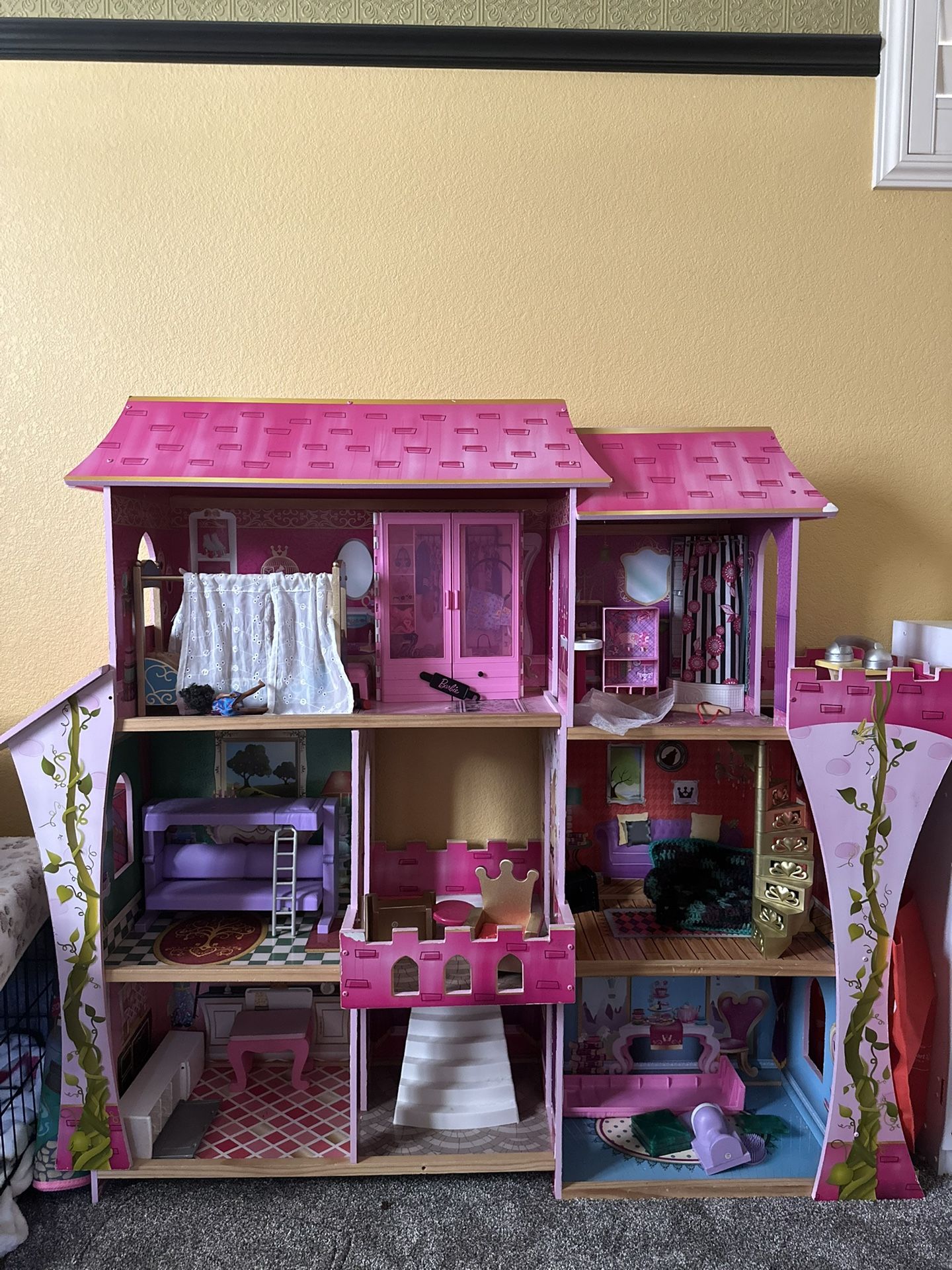 Big BarbieDollHouse