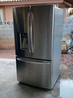 FRENCH DOOR LG REFRIGERATOR