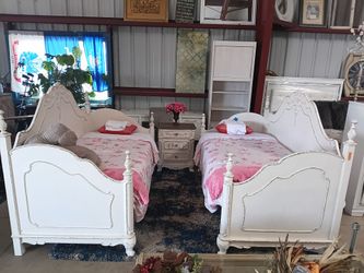 Twin Cinderella Daybeds with Matching Comforter Sets