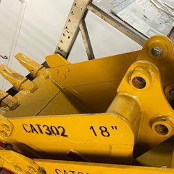 Caterpillar 302 mini excavator rock bucket 18” inch width