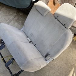 Toyota sienna third row rear seat, driver side 2011