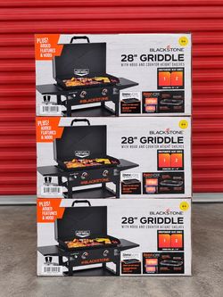 Blackstone 28” Griddle With Hood and Shelves